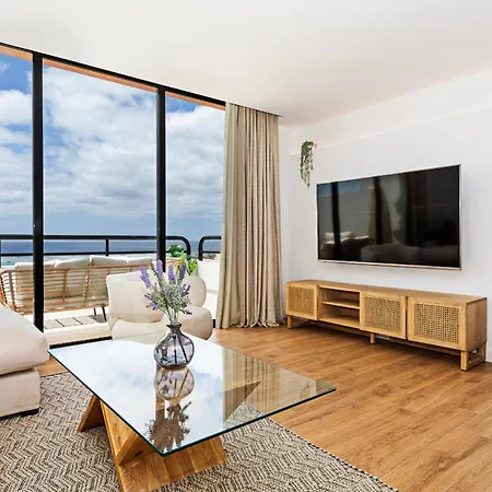 Apartment Luxury Beach Views 2br Flat - Private Parking